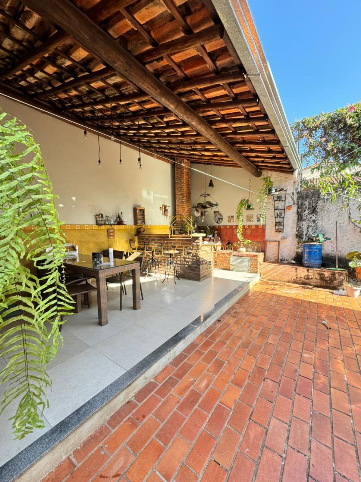 VENDO ÓTIMA CASA-STª RITA DE CÁSSIA - CARMO